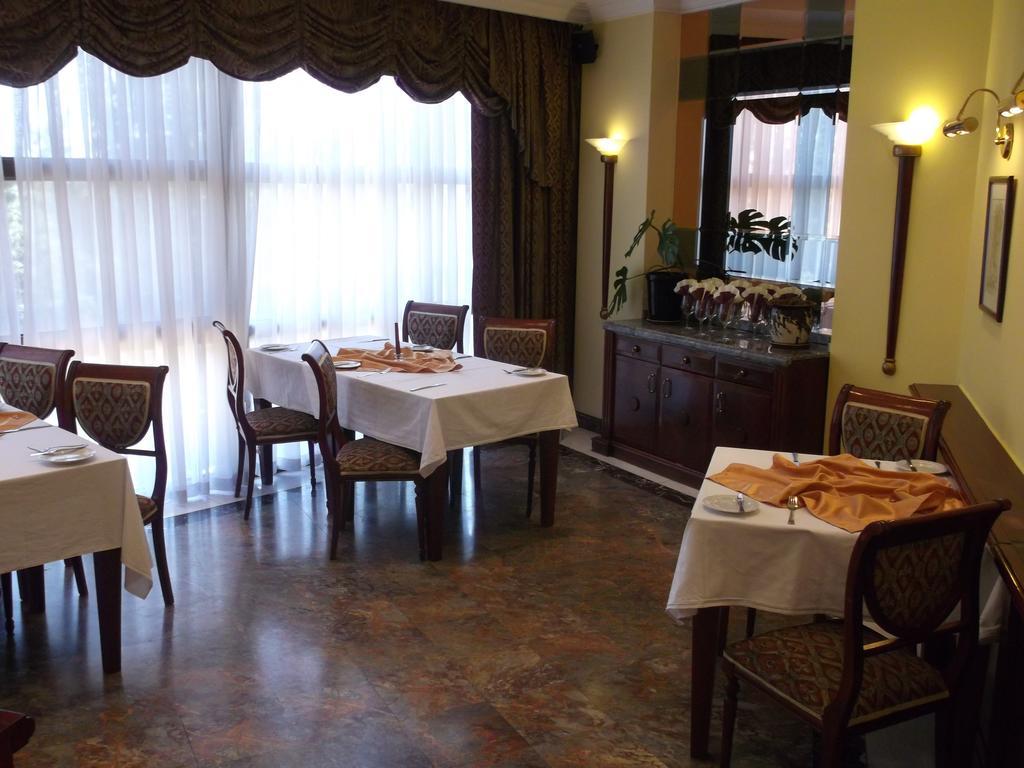 Bellevue Hotel And Resort Bardejov Buitenkant foto