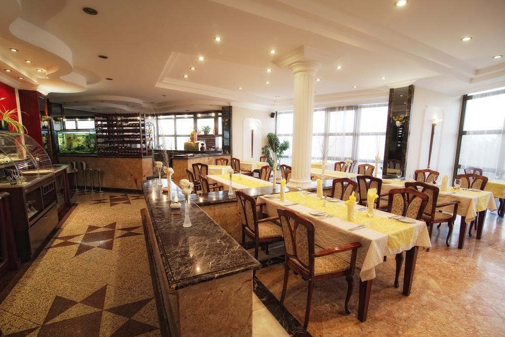Bellevue Hotel And Resort Bardejov Buitenkant foto